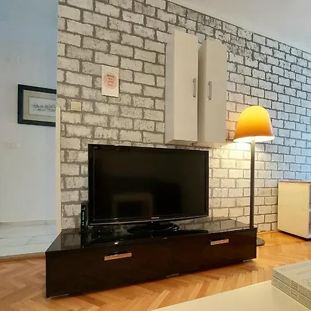 Apartman Tia 자다르