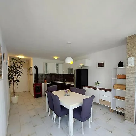 Apartament Apartman Tia