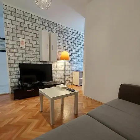 Apartman Tia Apartment *